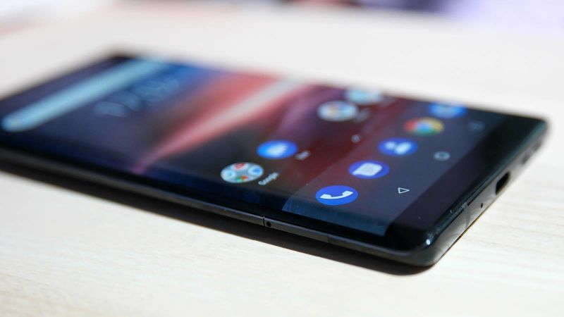 Illustration for article titled Probamos el nuevo Nokia 8 Sirocco: Âżpuede Nokia competir con los potentes Samsung Galaxy?